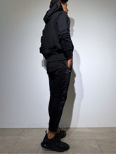 이미지를 갤러리 뷰어에 로드 , 【EXTRA SERIES】裏起毛 サテン切替フーディー/BLACK (UNISEX)
