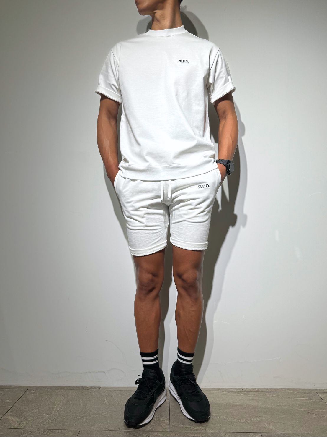 SLDO. 【EXTRA SERIES】Tシャツ WHITE Sサイズ EXTRA SERIES】Tシャツ MINIMUM FRONT LOGO/WHITE – SLDO.