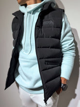 画像をギャラリービューアに読み込む, ダウンベスト 3D SHADOW LOGO (UNISEX)
