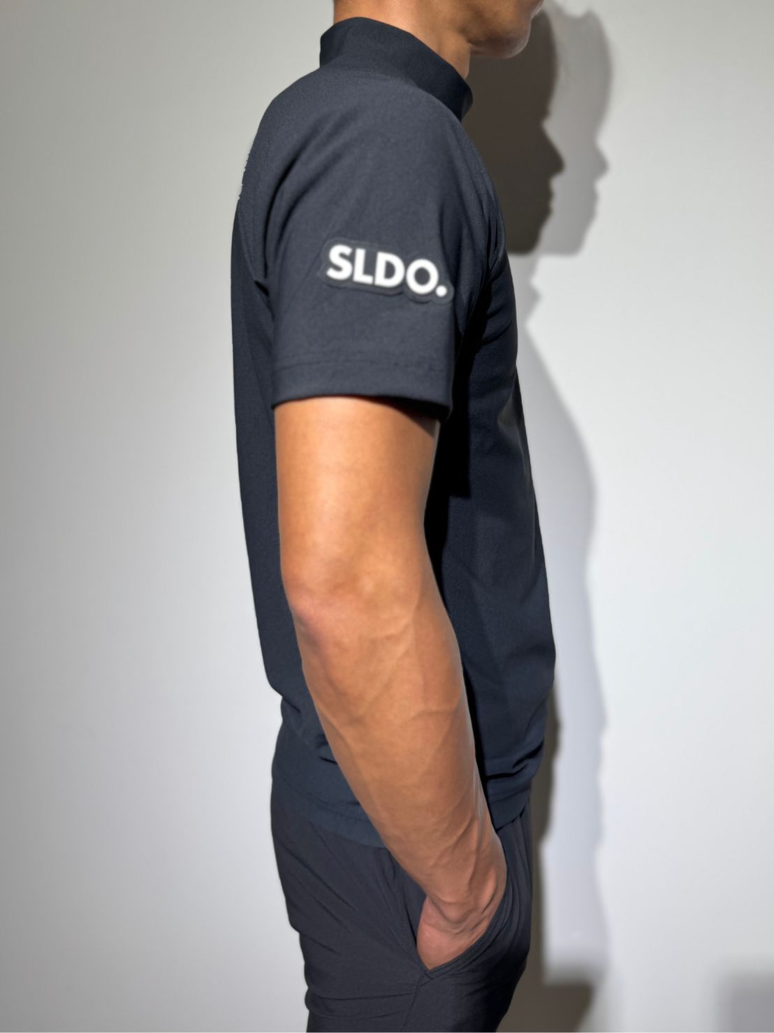 半袖モックネック カットソー SIDE 3D LOGO/BLACK – SLDO.