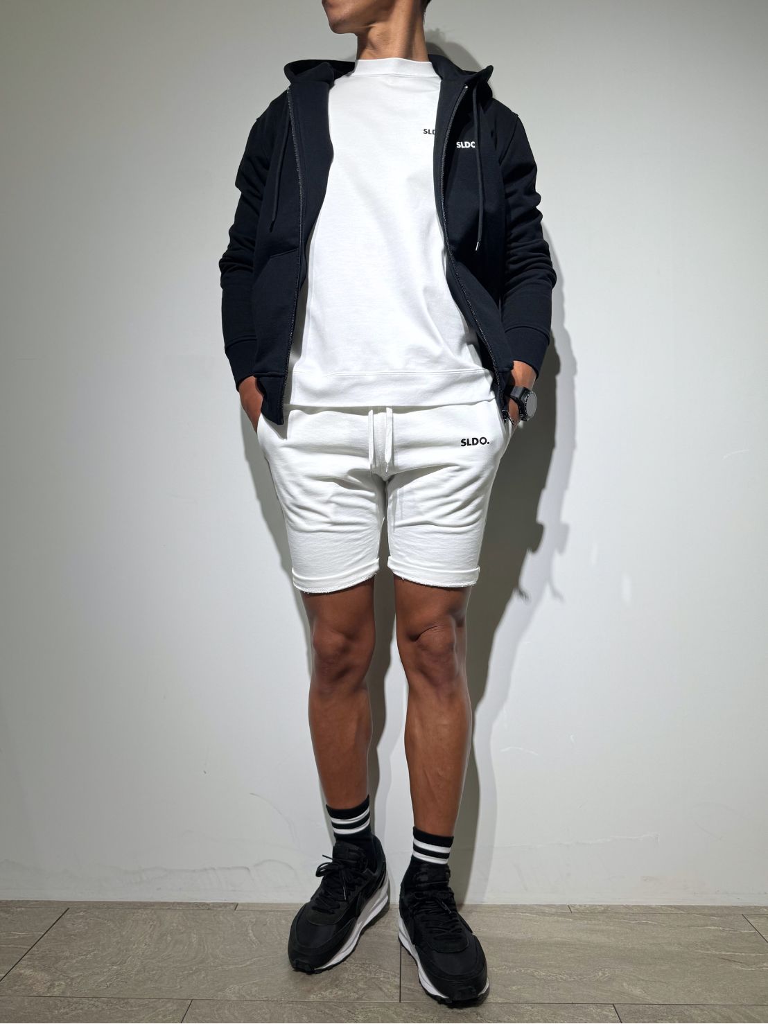 SLDO. 【EXTRA SERIES】Tシャツ WHITE Sサイズ EXTRA SERIES】Tシャツ MINIMUM FRONT LOGO/WHITE – SLDO.