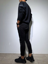 이미지를 갤러리 뷰어에 로드 , 【EXTRA SERIES】裏起毛 サテン切替プルオーバー/BLACK (UNISEX)
