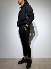 이미지를 갤러리 뷰어에 로드 , 【EXTRA SERIES】裏起毛 サテン切替フーディー/BLACK (UNISEX)
