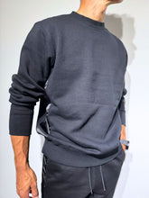 이미지를 갤러리 뷰어에 로드 , 【EXTRA SERIES】裏起毛 サテン切替プルオーバー/BLACK (UNISEX)
