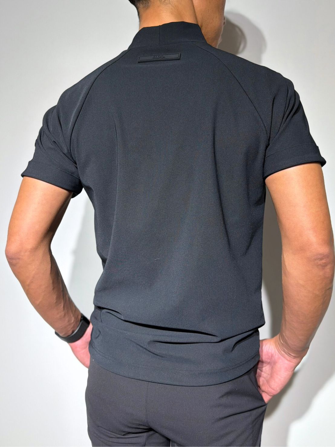 美品　SLDO. ブラック モックネック　速乾性 L size 半袖モックネック カットソー シェルタリングドライ NEW STD LOGO
