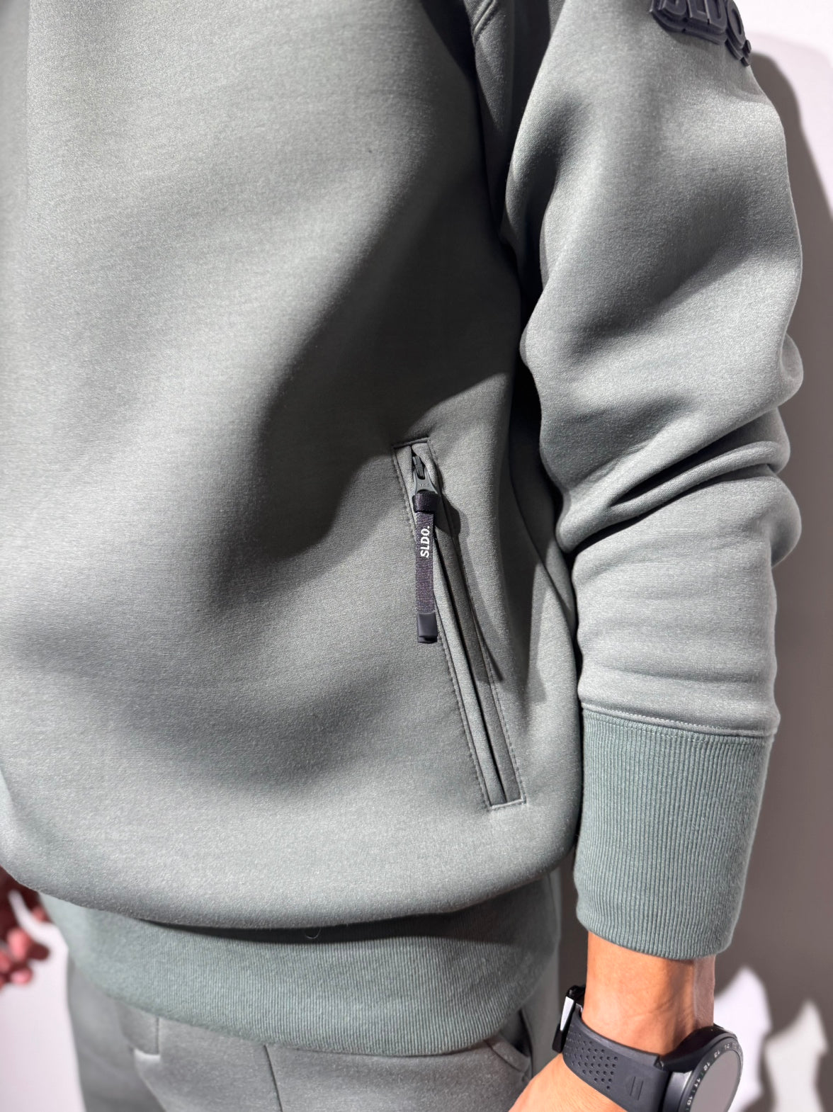 ライト ダブルニットフーディー SIDE 3D SHADOW LOGO/OLIVE GREEN